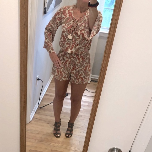 Beautiful Romper! *Size Small - Live Pics Included - Picture 6 of 9